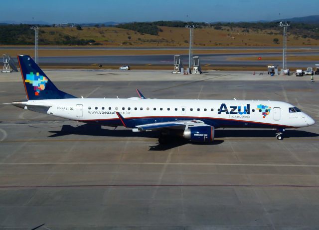 Embraer ERJ-190 (PR-AZI)