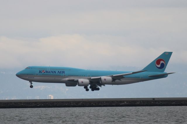 BOEING 747-8 (HL7630)