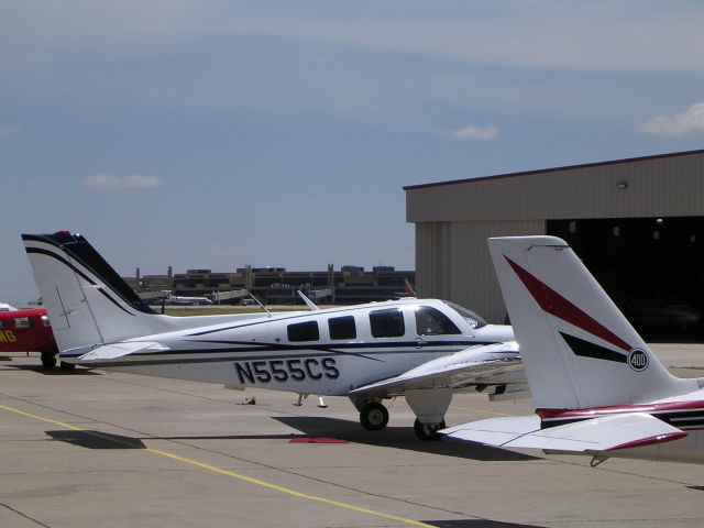 Beechcraft Baron (58) (N555CS)