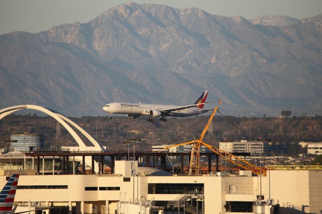 BOEING 777-300ER (RP-C7774)