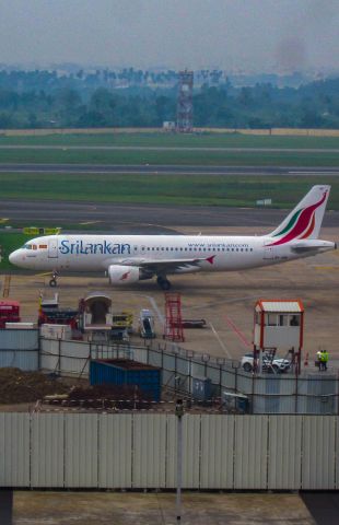 Airbus A320 (4R-ABN)