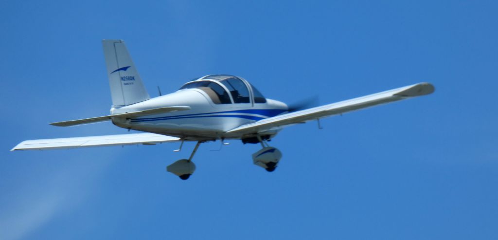 RANS S-19 Venterra (N258DK) - Shortly after departure is this 2011 Allyn Kaste Rans S-19 Venterra Experimental from the Spring of 2022.
