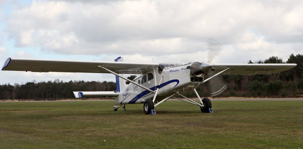 Pilatus PC-6 Porter (F-GMEL)