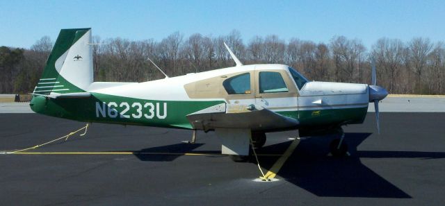 Mooney M-20 (N6233U)