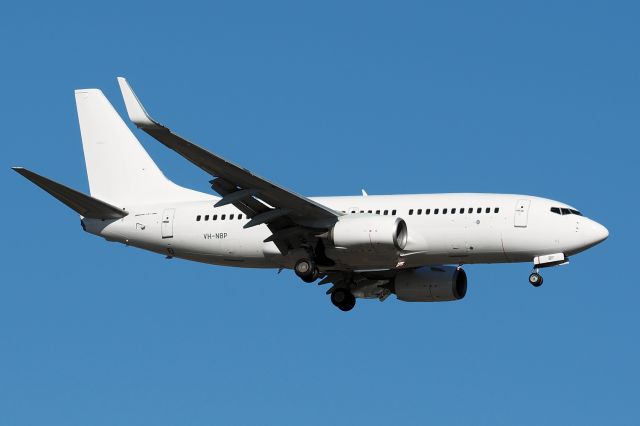 Boeing 737-700 (VH-NBP) - Boeing 737-7K2 cn 38128-3797. Virgin Australia VH-NBP ex KLM final rwy 21 YPPH 28 December 2022. Ex-KLM PH-BGW.