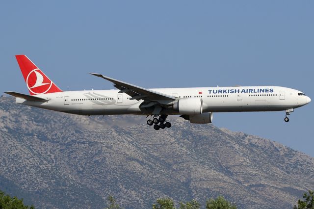 Boeing 777-200 (TC-LJC)