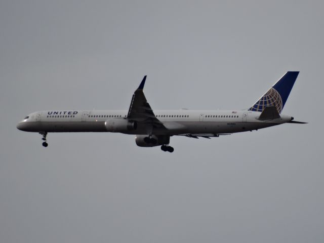 Boeing 757-200 (N57852)