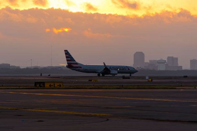 Boeing 737-800 —