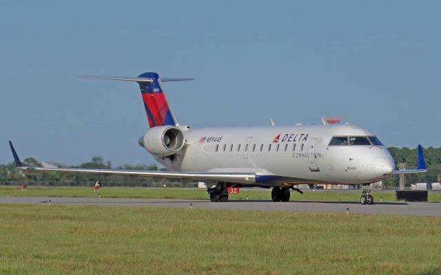 Canadair Regional Jet CRJ-200 (N8944B)