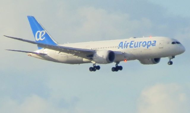 Boeing 787-8 (EC-MPE)