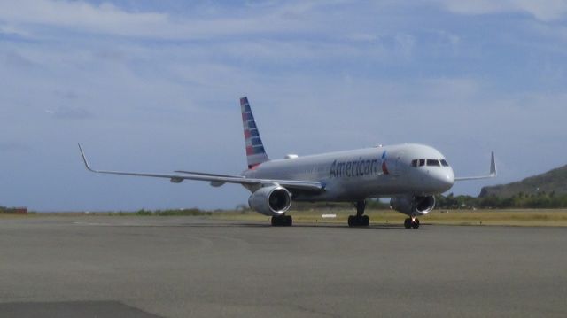 Boeing 757-200 (N188AN)