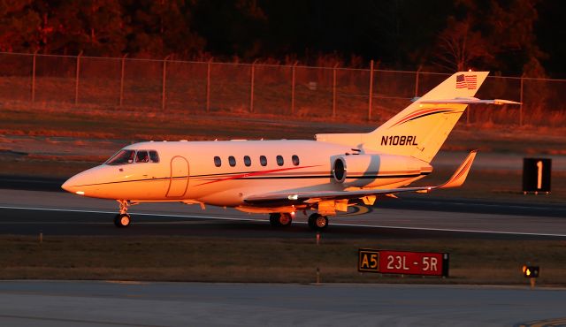 Hawker 800 (N108RL)