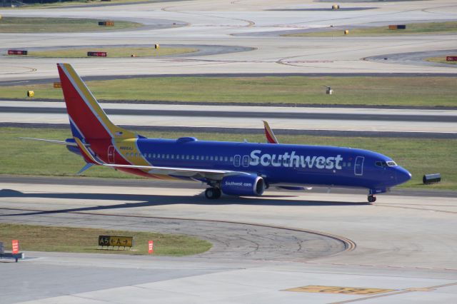 Boeing 737-800 (N8664J)