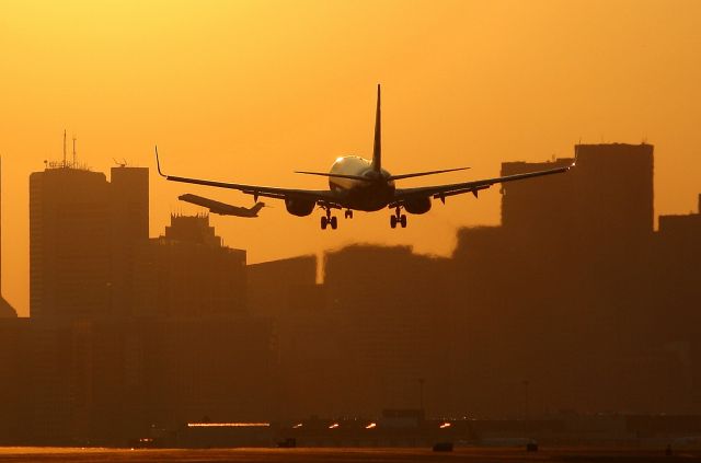 BOEING 767-200 (N784AX) - Sunset arrival on 27