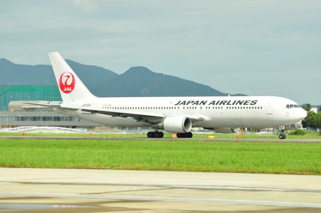 BOEING 767-300 (JA8399)