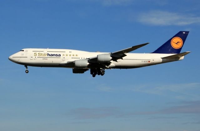 BOEING 747-8 (D-ABYM)