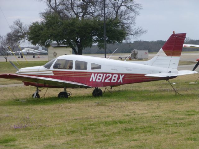 Piper Cherokee (N8128X)