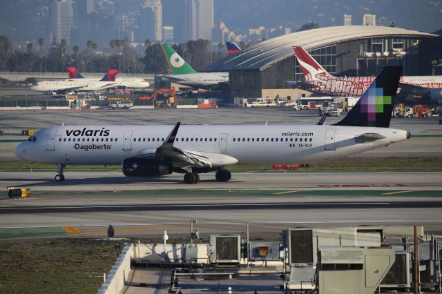 Airbus A321 (XA-VLH)