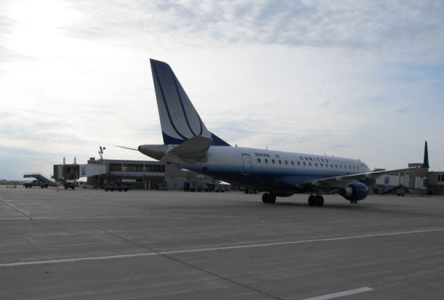 Embraer 170/175 (N643RW)