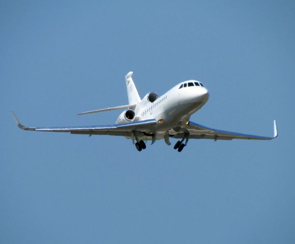 Dassault Falcon 900 (N7KC)