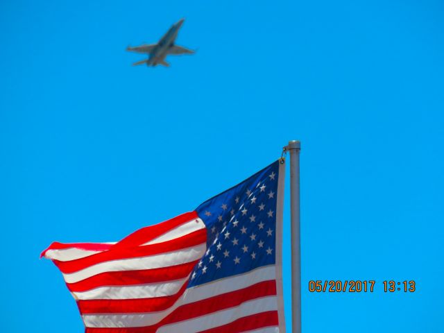 McDonnell Douglas FA-18 Hornet (76-3761)