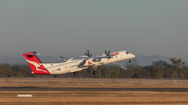 de Havilland Dash 8-400 (VH-LQQ)