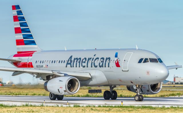 Airbus A319 (N835AW) - American baby bus rolls to the threshold of runway 06L at YYZ