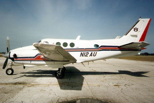 Beechcraft King Air 90 (N12AU) - Seen here in Jan-92.  Since reregistered N12AX.