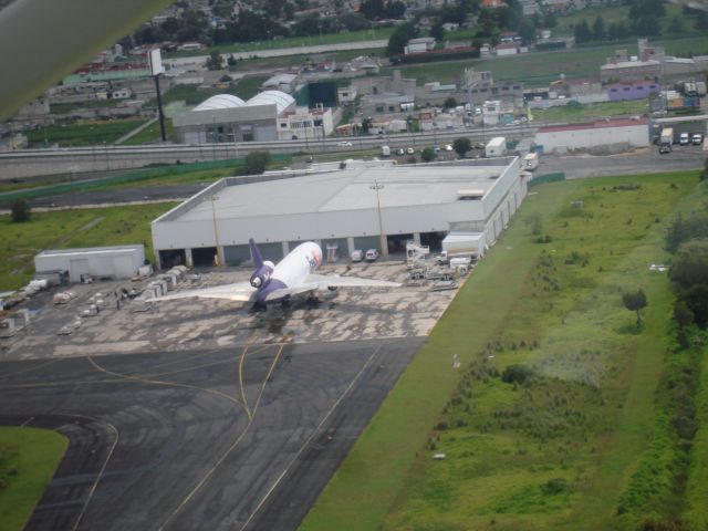 McDonnell Douglas DC-10 (N306FE)