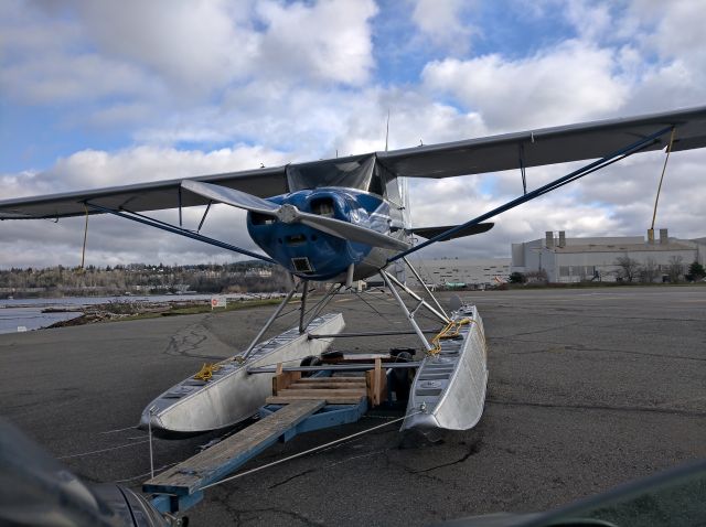 TEMCO Silvaire (N71311) - Putting her in the water.