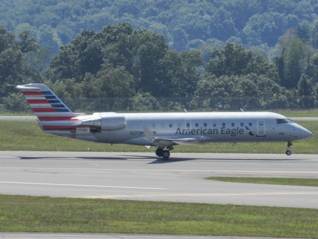 Canadair Regional Jet CRJ-200 (N213PS)