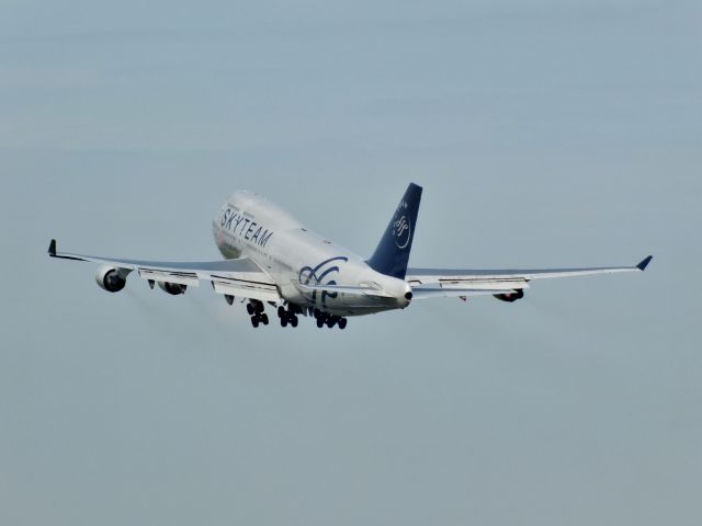 Boeing 747-400 (B-18206)