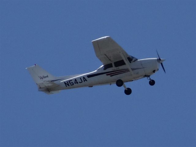 Cessna Skyhawk (N54JA) - 20150404-130309.jpg