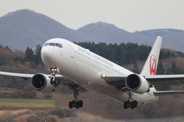 BOEING 767-300 (JA659J) - November 21st 2021:HKD-HND.