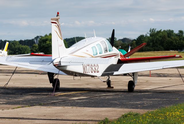 Beechcraft Bonanza (36) (N17832)