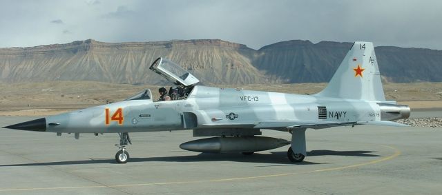 Northrop RF-5 Tigereye (76-1579) - 10 MAR 2008 - US Navy F-5N visiting from NAS Fallon