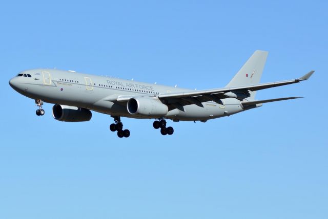 Airbus A330-200 (ZZ-334) - Ascot 2148 Heavy Airbus A330-234 MRTT arriving from Brize Norton 