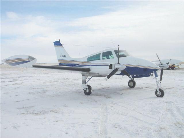 Cessna 310 (C-GKFM)