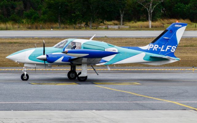 Cessna 310 (PR-LFS)