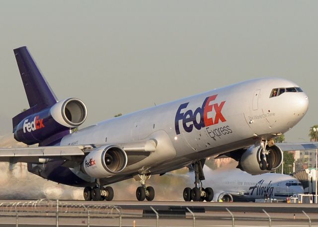 Boeing MD-11 (N604FE)