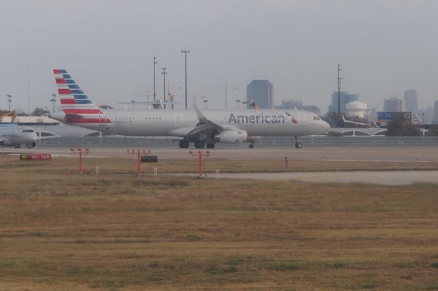 Airbus A321 (N152AA)