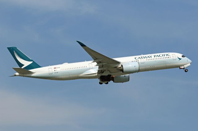 Airbus A350-900 (B-LRT)