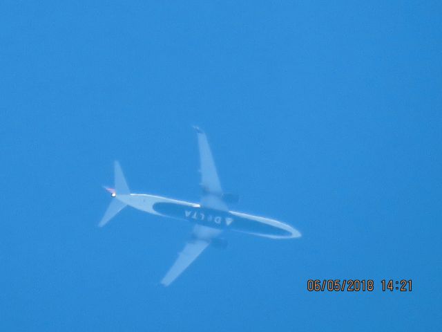 Boeing 737-900 (N869DN)