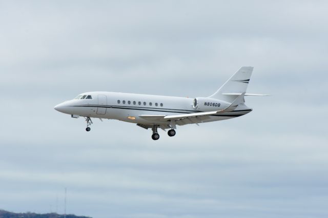 Dassault Falcon 2000 (N806DB)