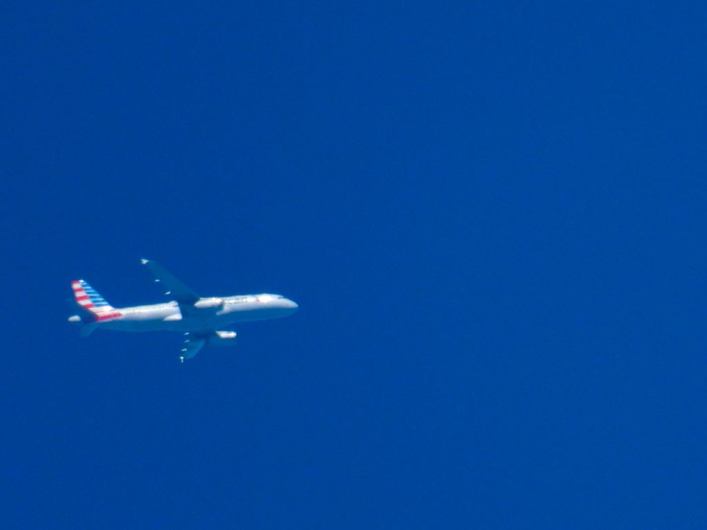 Airbus A320 (N665AW) - AAL1009br /DFW-MSNbr /08/30/22