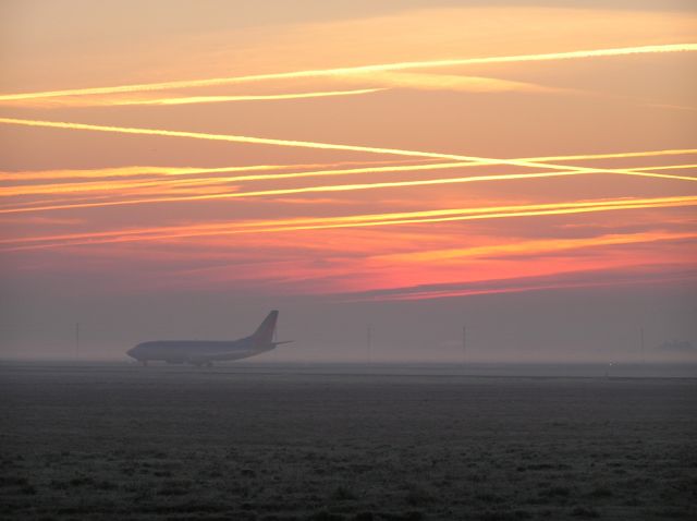 — — - Early morning 16L at SMF