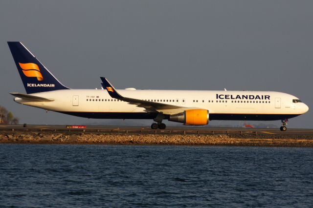 BOEING 767-300 (TF-ISO)