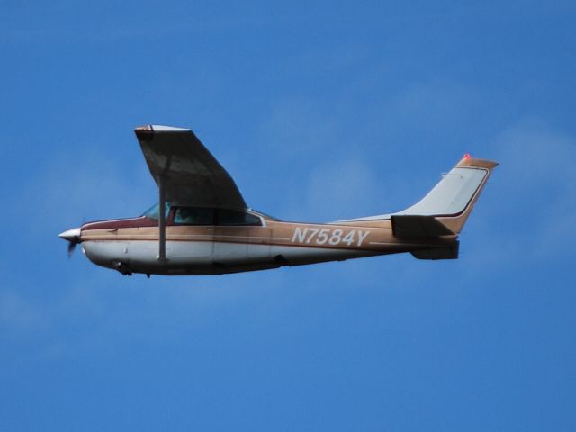 Cessna Skylane (N7584Y) - ALPHA ONE AIR SERVICE LLC  departing runway 20 - 10/3/12