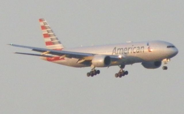 Boeing 777-200 (N781AN)