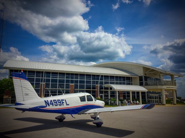 Piper Cherokee (N499FL)